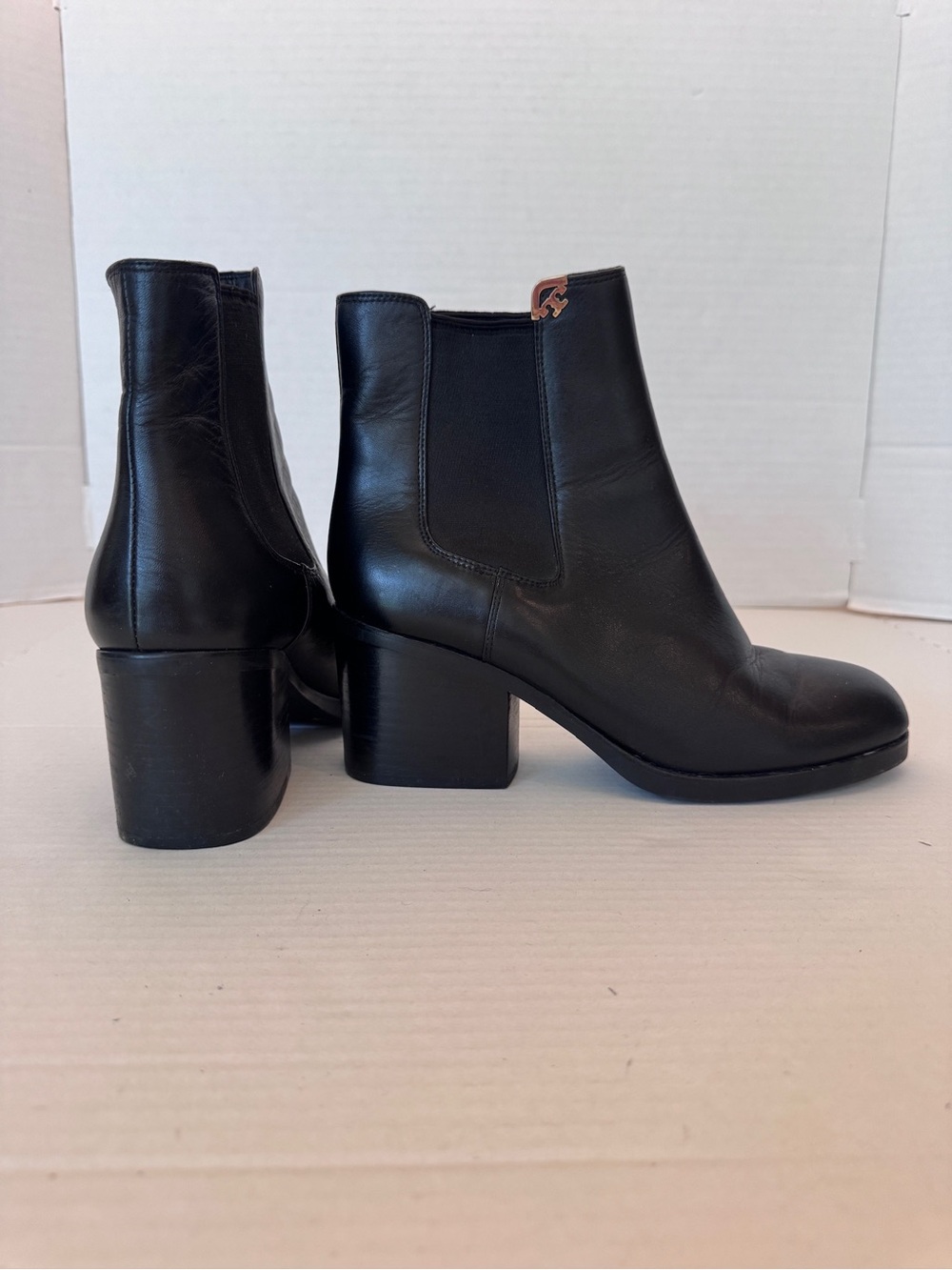 Tory Burch Nicola Boots Womens 8M Black Leather Chelsea Block Heel Elegant Edgy